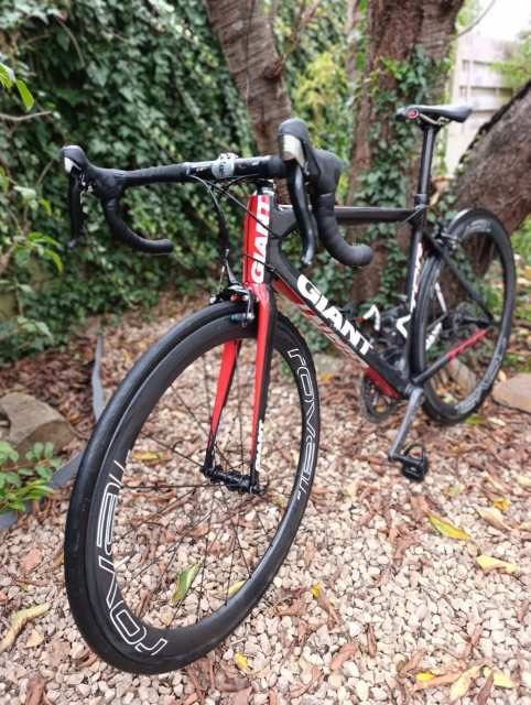 Vélo de route Giant TCR carbone – taille M – photo 5