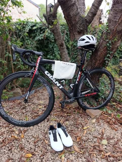 Vélo de route Giant TCR carbone – taille M – photo 9